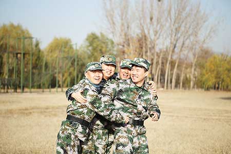 軍事拓展項(xiàng)目招兵買(mǎi)馬