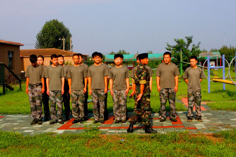 戰(zhàn)地集結(jié)節(jié)后收心軍事訓(xùn)練課程